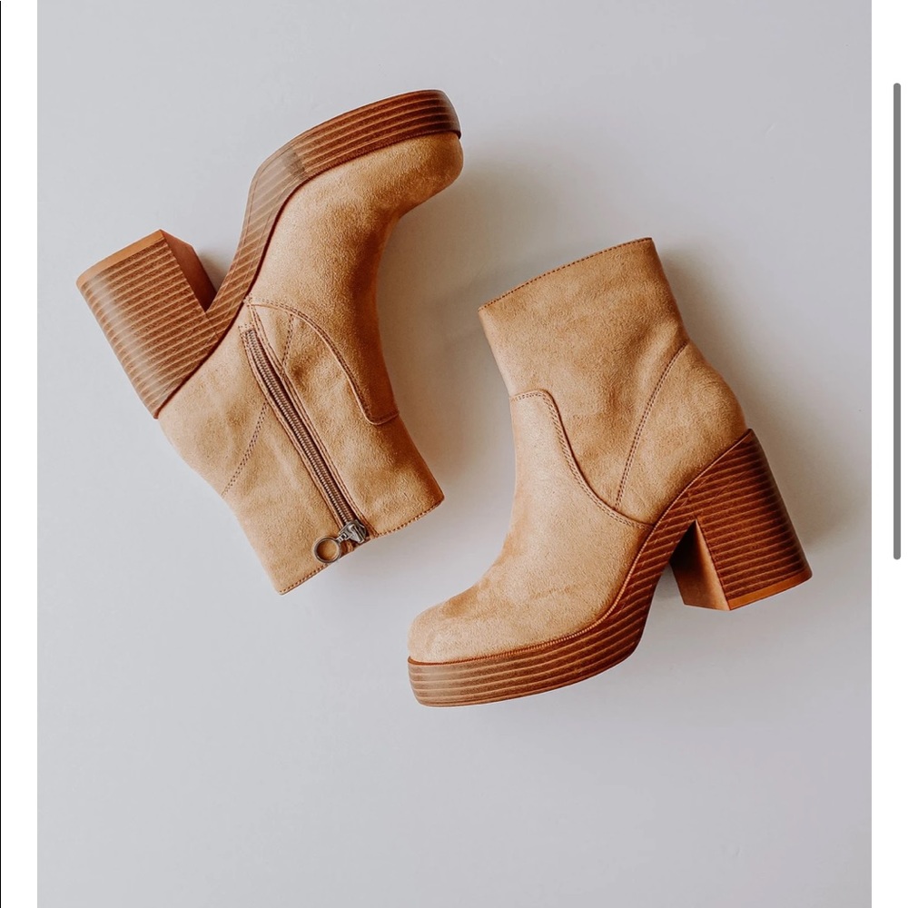 Chinese Laundry: Groovy Suede Platform Boots Camel